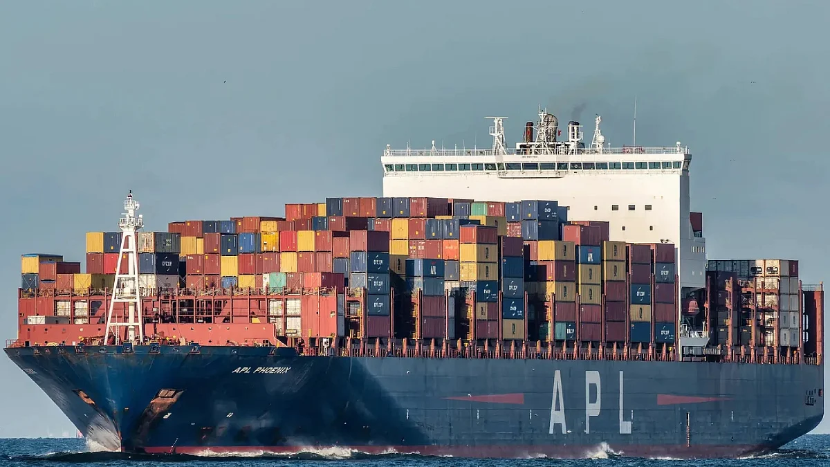 Containership CMA CGM Phoenix now sailing under US flag