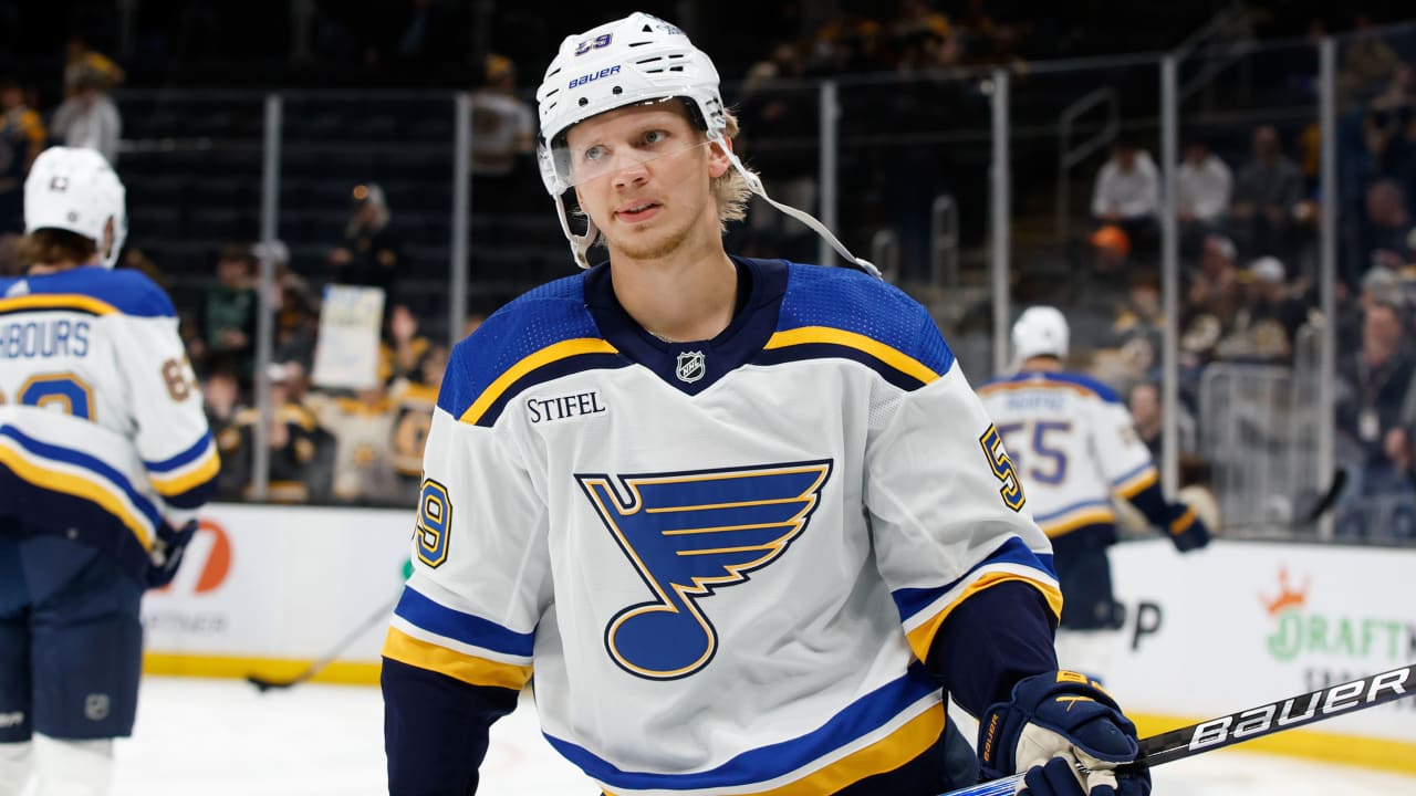 Alexandrov signs one-year, two-way contract