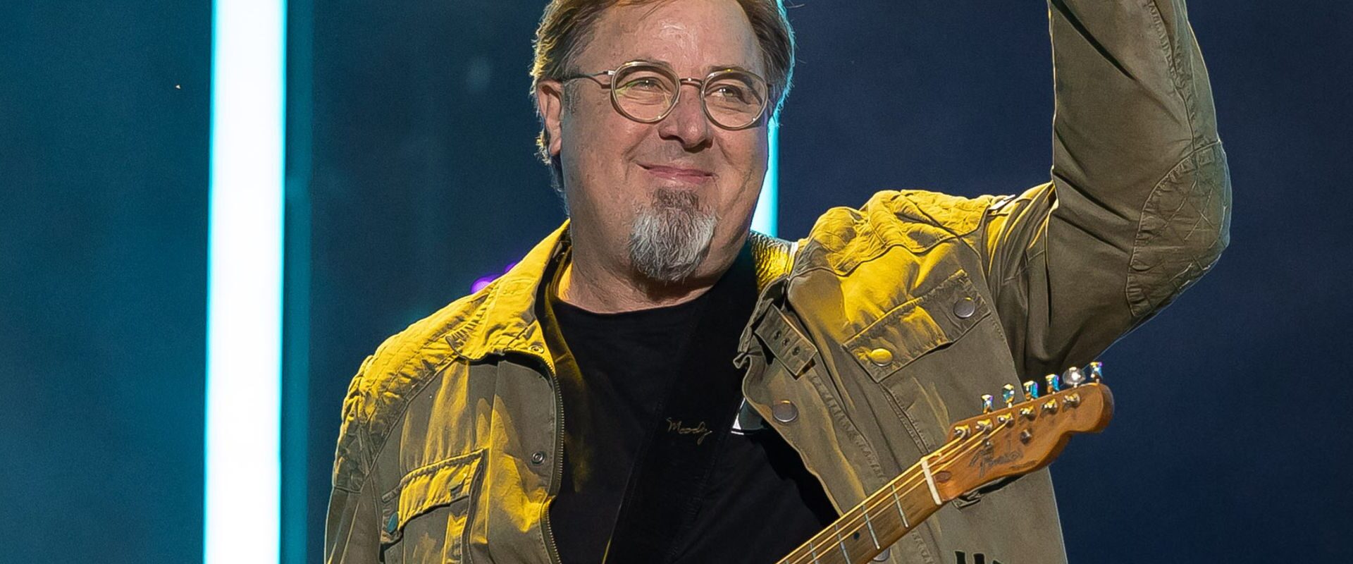 Vince Gill’s Guitarist Recalls Playing With Joe Walsh (And What Gill Said When He Had To Quit)