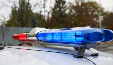 Machete-waving man shot by police in downtown LA – Daily Breeze