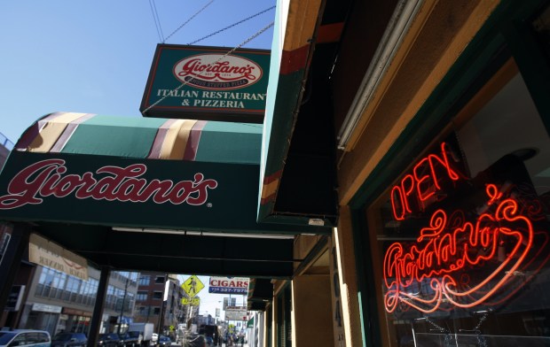 Giordano's in Lakeview in 2011. (Brian Cassella/Chicago Tribune)