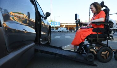 Labor, disability advocates at odds over Chicago-area paratransit