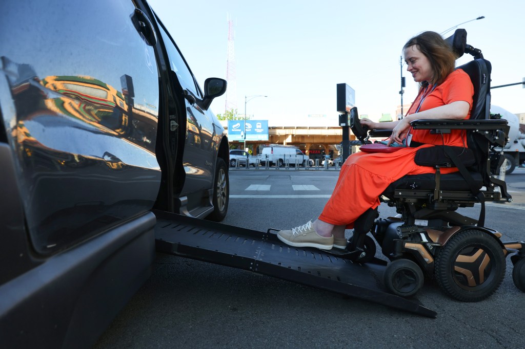 Labor, disability advocates at odds over Chicago-area paratransit