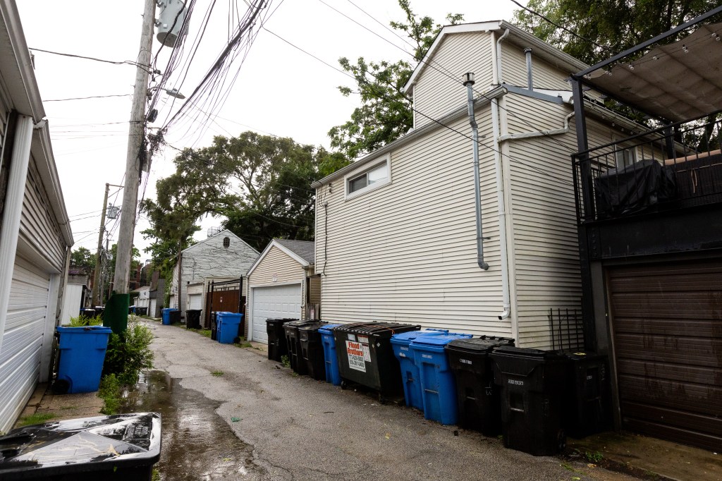 Chicago 'granny flat,' coach house legalization stalled in City Council