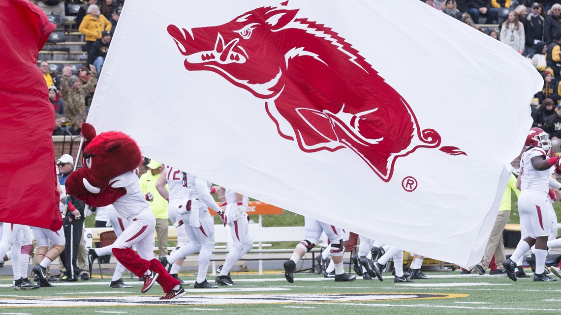 United Airlines adds nonstop flights for select Razorback games
