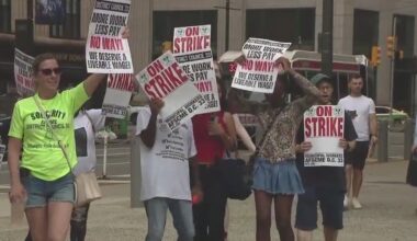 Philadelphia strike: Contract negotiations between DC 33, city resume as strike continues