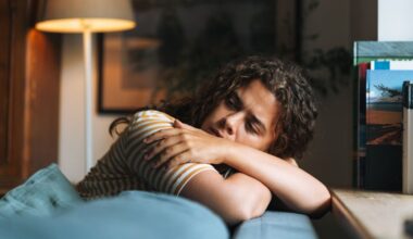 5 Vitamin D Deficiency Symptoms, According to Experts & Research
