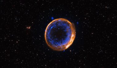 Star Meets Stunning End by Exploding Twice