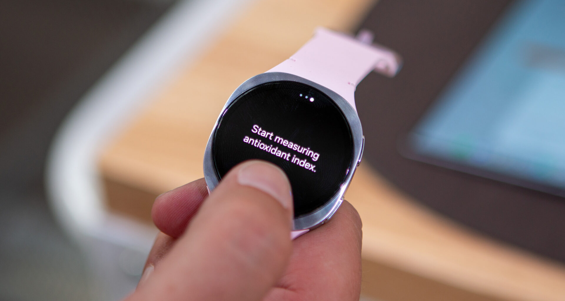 Samsung Galaxy Watch 8 antioxidant measuring hands-on