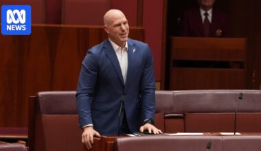 Pauline Hanson's surprise nomination and Bob Katter's unusual oath