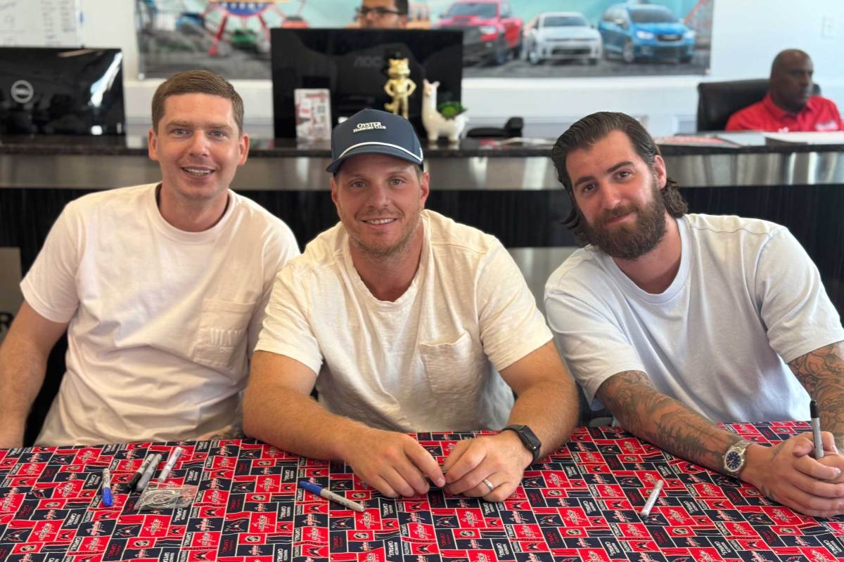 John Carlson, Logan Thompson, and Evgeny Kuznetsov bring out hundreds of Capitals fans to Southern Maryland for autograph signing