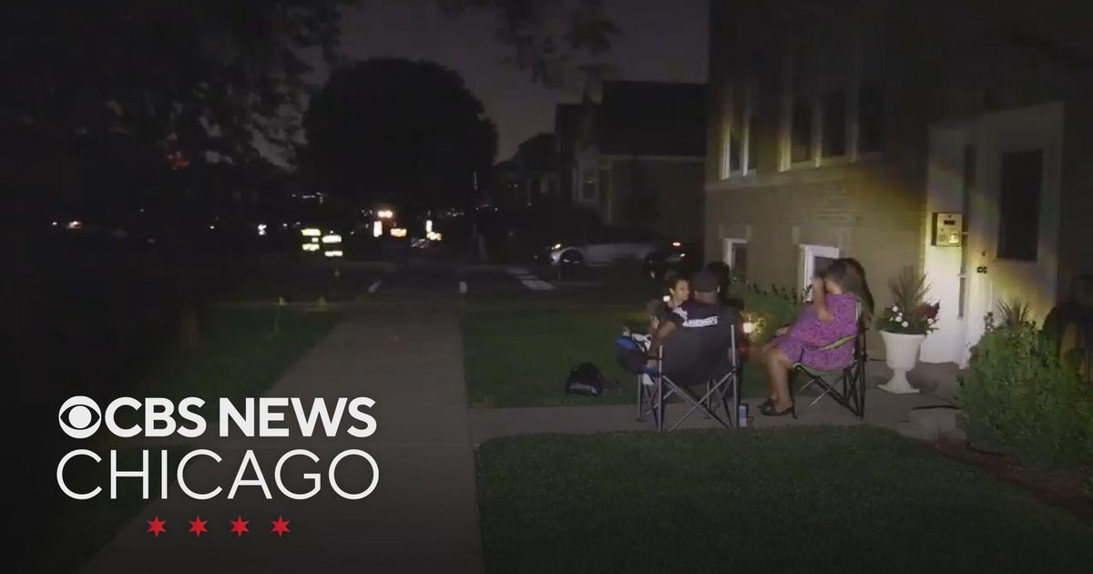 Transformer failure causes Chicago power outage in Belmont Cragin: ComEd