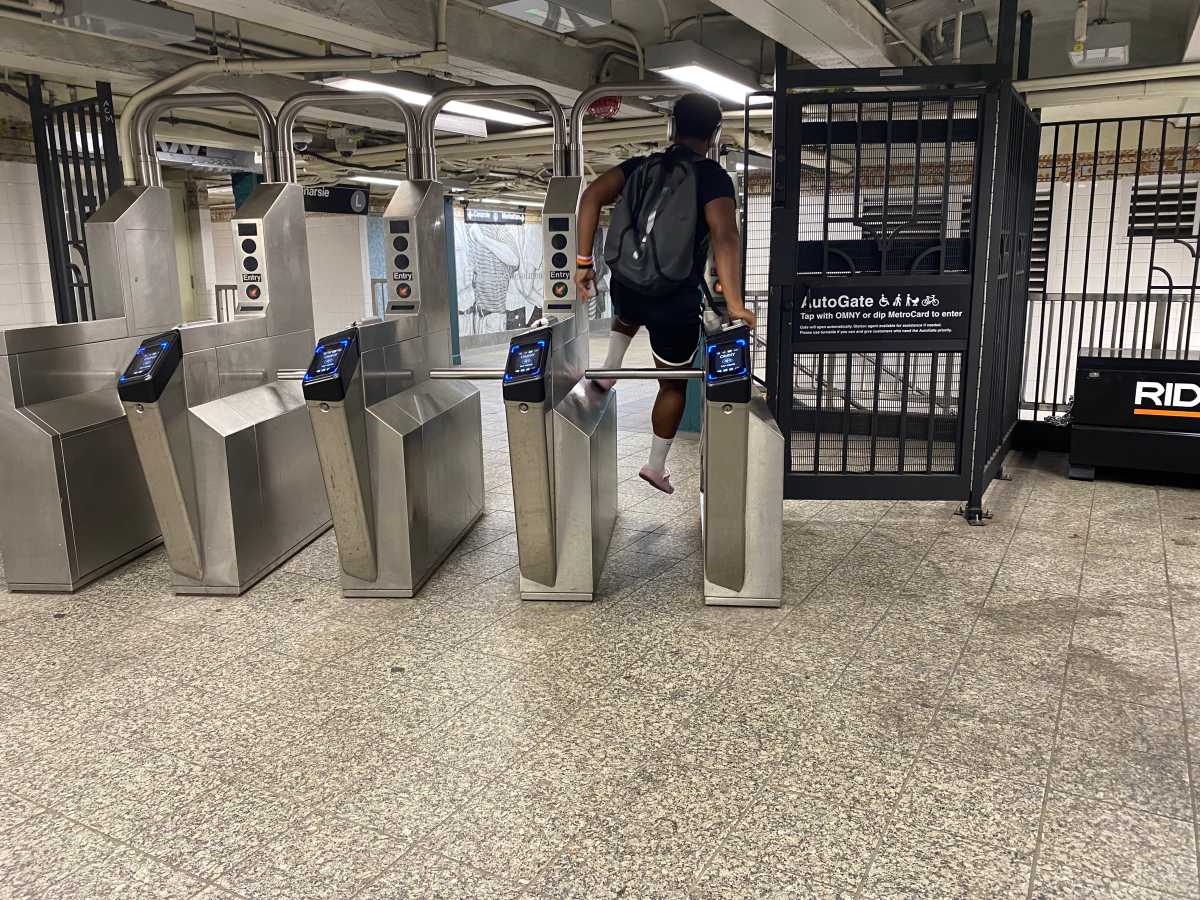 Brooklyn subway station is plagued by continued fare evasion