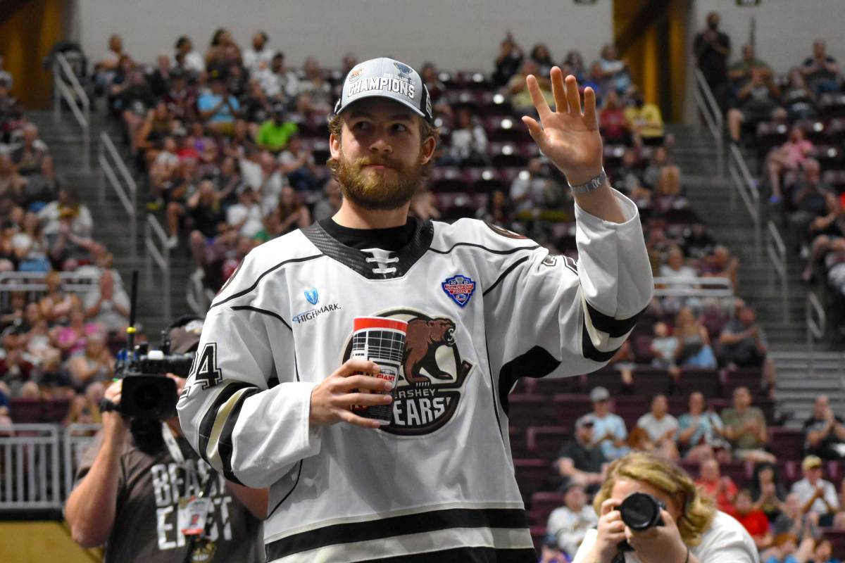Riley Sutter reportedly signs with Kunlun Red Star of the KHL