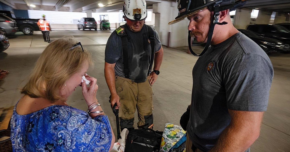 Fort Worth firefighters recover tenants' personal belongings from historic 6-alarm apartment fire