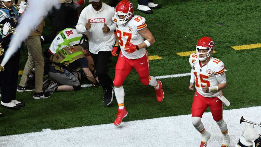 NYC pawn shop tied to Mahomes, Kelce burglary case 