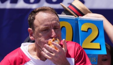 Joey Chestnut wins 2025 Nathan's Hot Dog Eating Contest in triumphant return