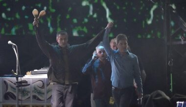 Britpop rockers Oasis reunite for first concert in 16 years