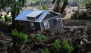 Live updates: Texas flooding rescue efforts, climbing death toll, latest on Camp Mystic
