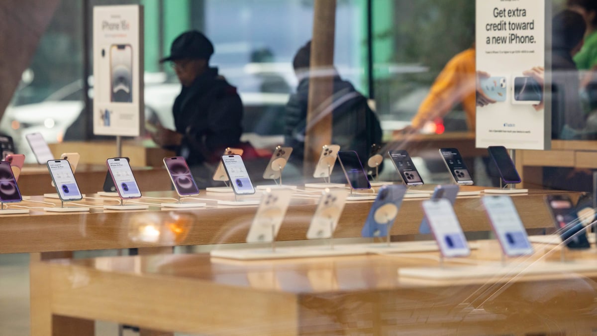 iOS 27 is reportedly focused on foldable iPhone features