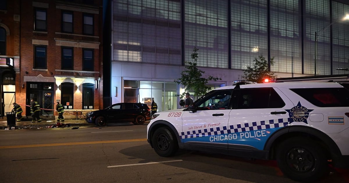 4 dead, 14 wounded in Chicago drive-by shooting – Boston 25 News