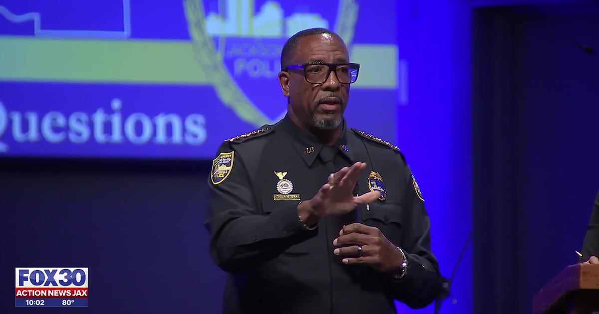 Jacksonville Sheriff answers community questions on viral traffic stop at town hall meeting – Action News Jax