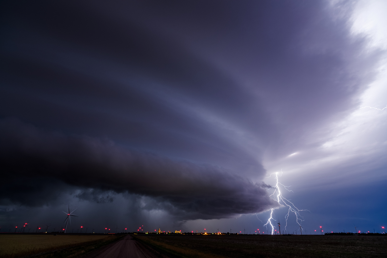 Severe weather over Dodge City, KS. (iStock │ #2164218804 - EyeEm Mobile GmbH)