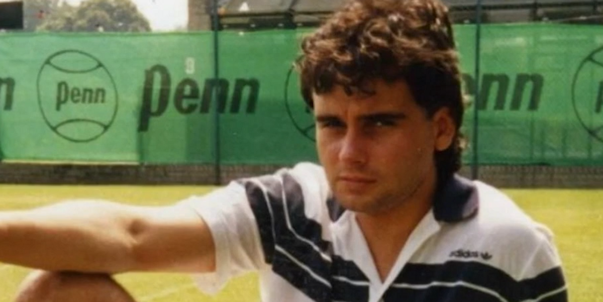 ‘I wasn’t too happy!’ Eamonn Holmes shares hilarious throwback with Wimbledon-era tennis photo