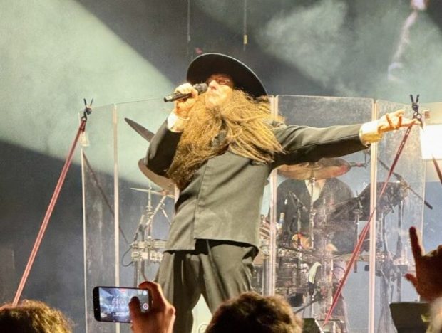 "Weird Al" Yankovic and the band perform "Amish Paradise." (COURTESY OF MEGHAN WISMER)