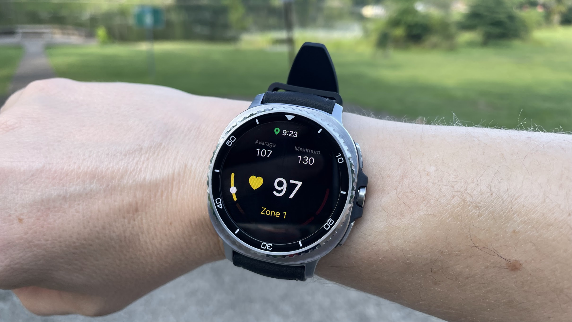 Samsung galaxy watch 8 in use (during workout)