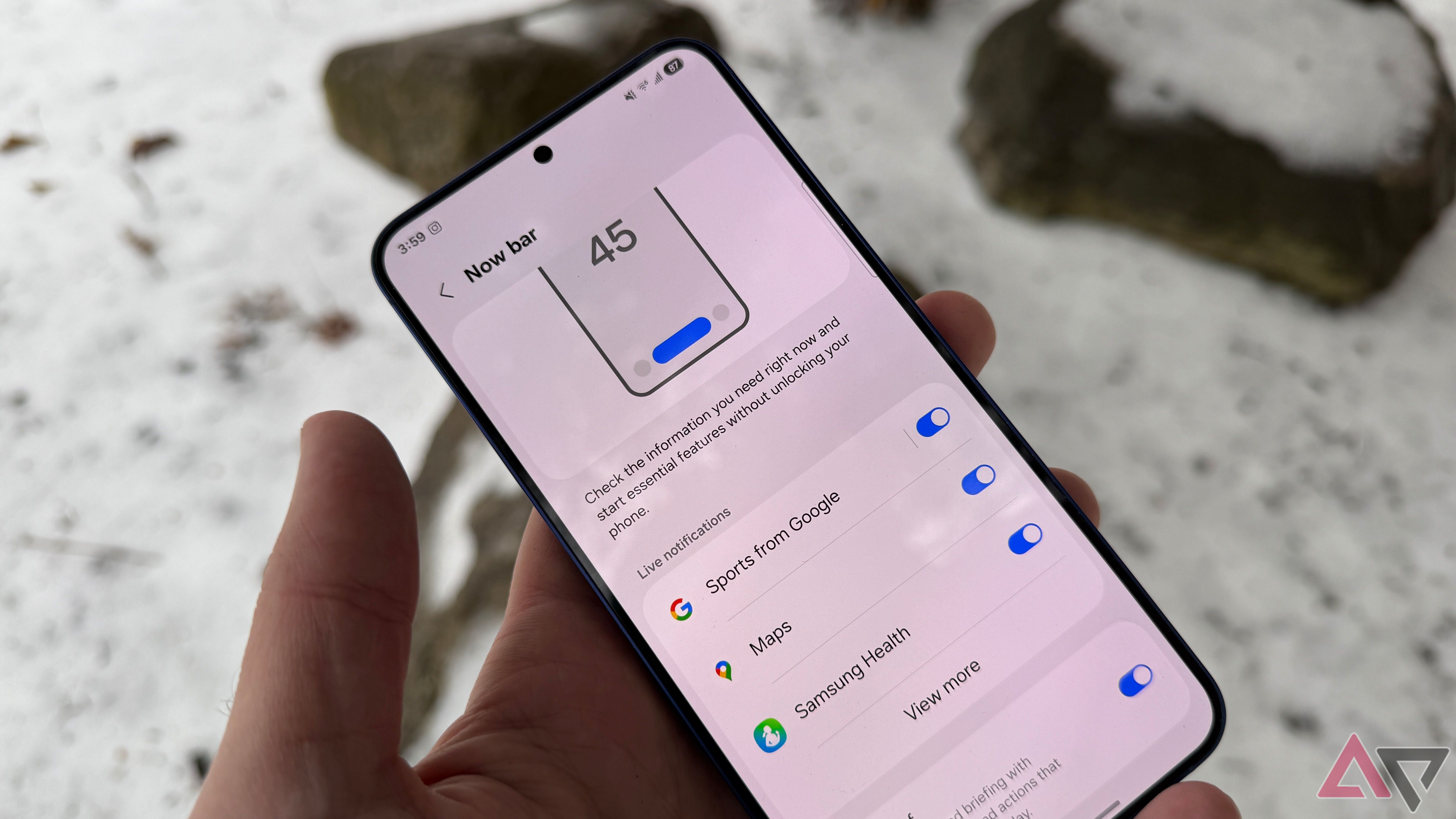 Now Bar settings on the Galaxy S25+