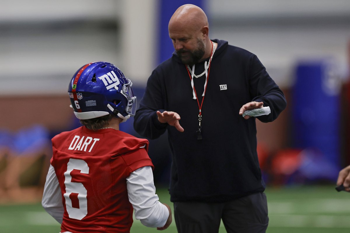 Jaxson Dart Brian Daboll