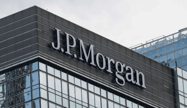 JPMorgan Strategist Dismisses Doom Forecasts Over US Debt and Tariffs - Bitcoin.com News