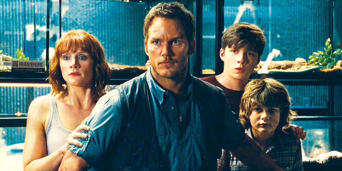 Claire Dearing (Bryce Dallas Howard), Owen Grady (Chris Pratt), Zach (Nick Robinson) and Gray (Ty Simpkins) stand together in Jurassic World.