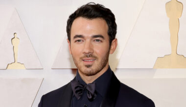 Kevin Jonas Reveals How He Lost ‘Most’ of His Money During Jonas Brothers Hiatus | Kevin Jonas | Just Jared: Celebrity News and Gossip