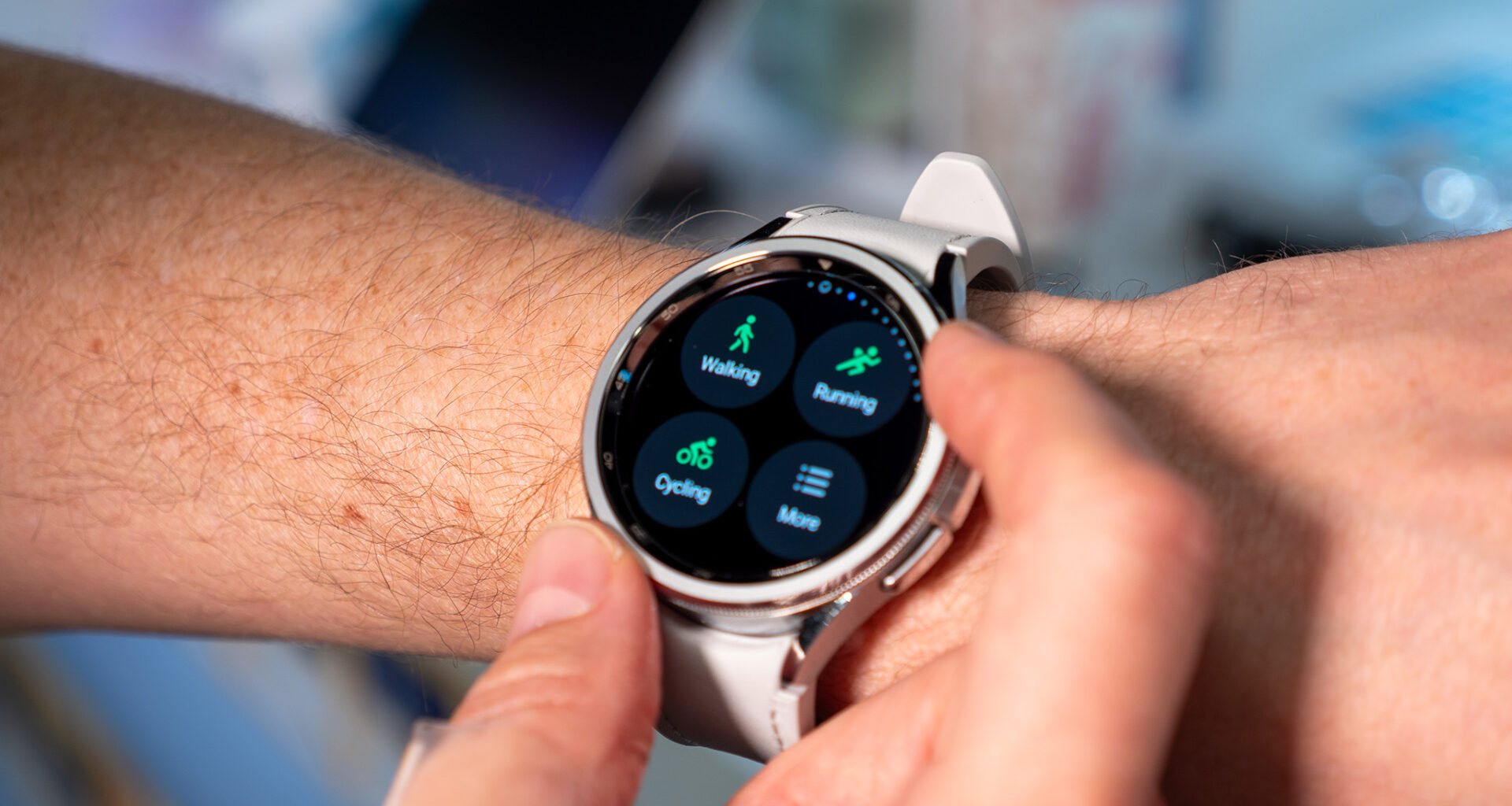 Selecting a workout on the Samsung Galaxy Watch 6 Classic