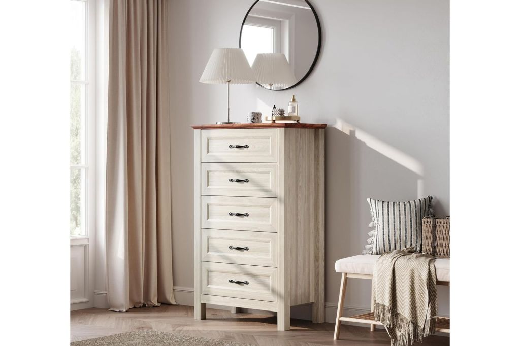 A 5 drawer chest