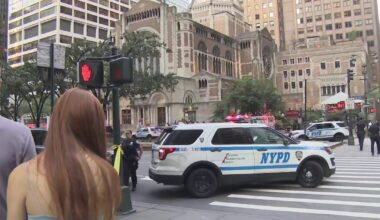 New York City police officer shot by gunman in Midtown Manhattan