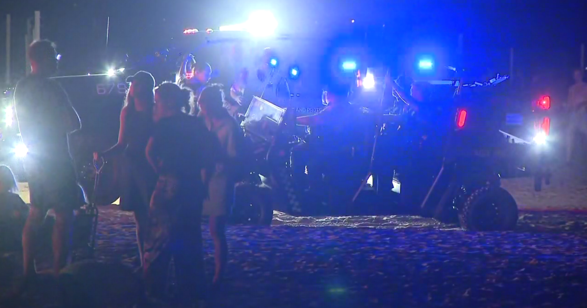 Large emergency response called to Chicago's Montrose Beach