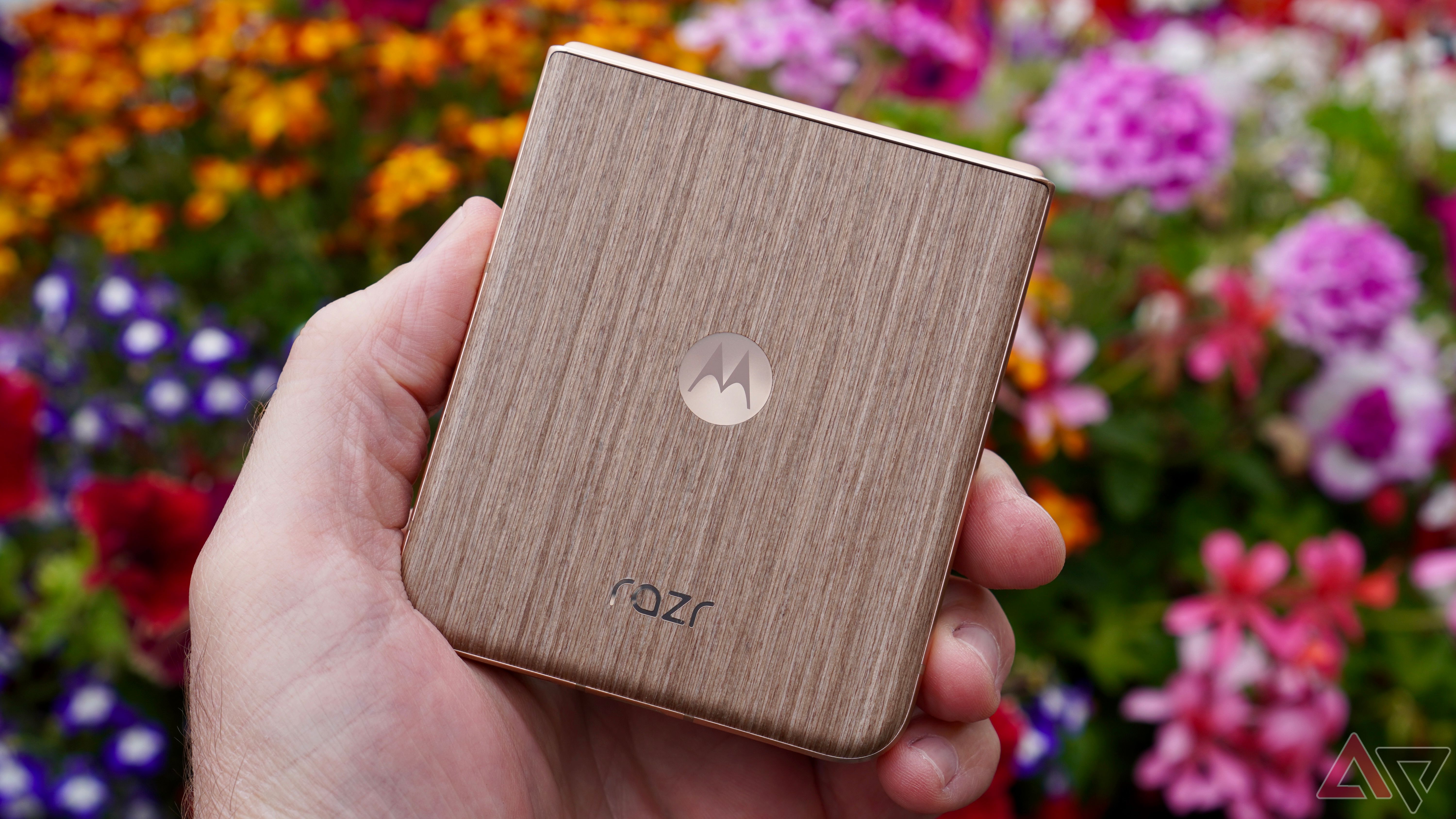 motorola-razr-ultra-back