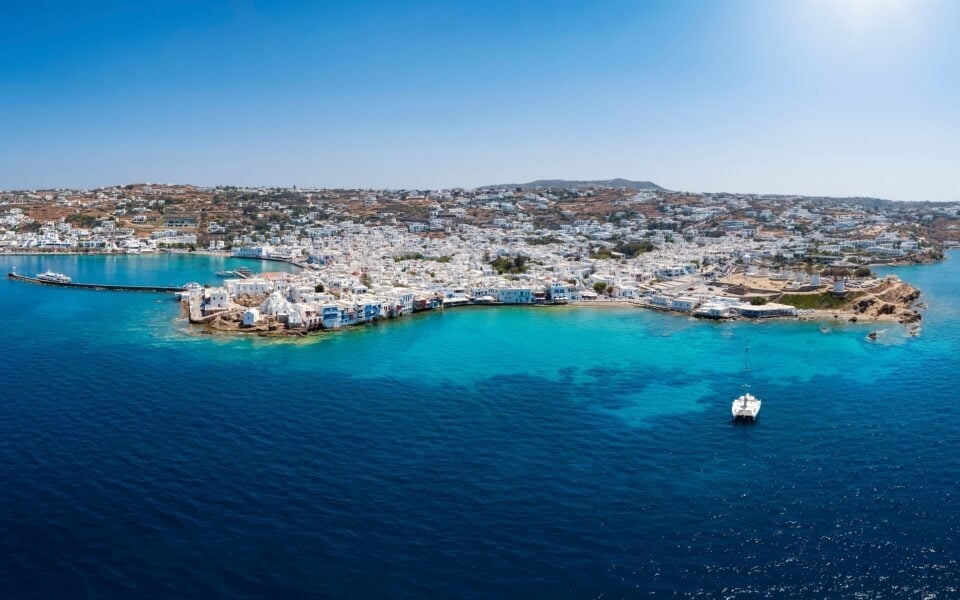 Signs of tourism slowdown | eKathimerini.com