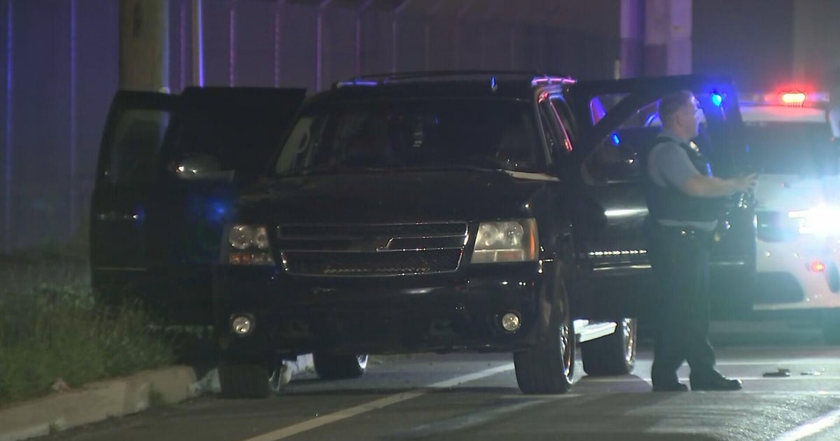 2 Philadelphia sanitation workers struck by vehicle while picketing during DC 33 strike, police say