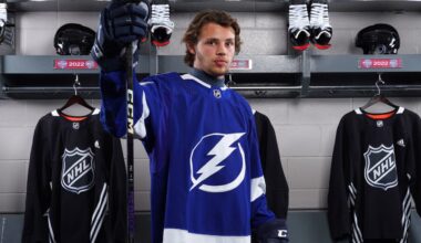 Lightning trade Hobey Baker winner Howard to Oilers