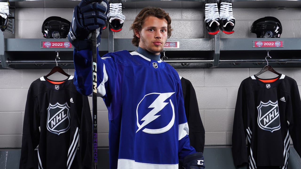 Lightning trade Hobey Baker winner Howard to Oilers