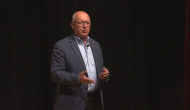 In Winnipeg, U.S. ambassador to Canada issues warning not to overlook cross-border ties