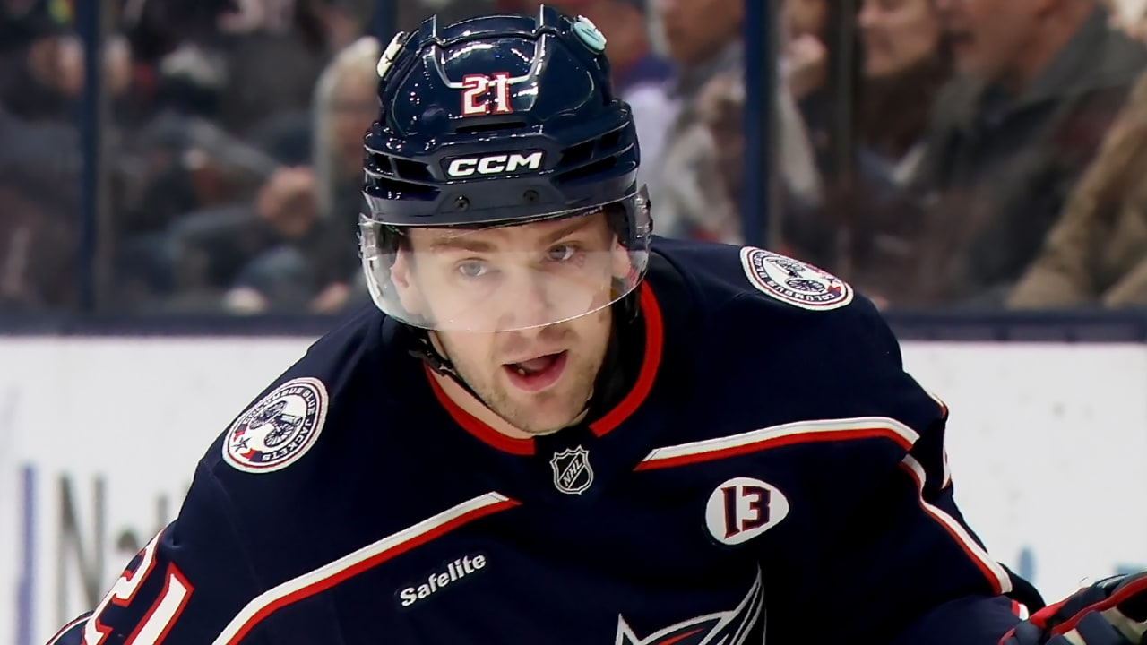 Van Riemsdyk signs 1-year, $1 million contract with Red Wings