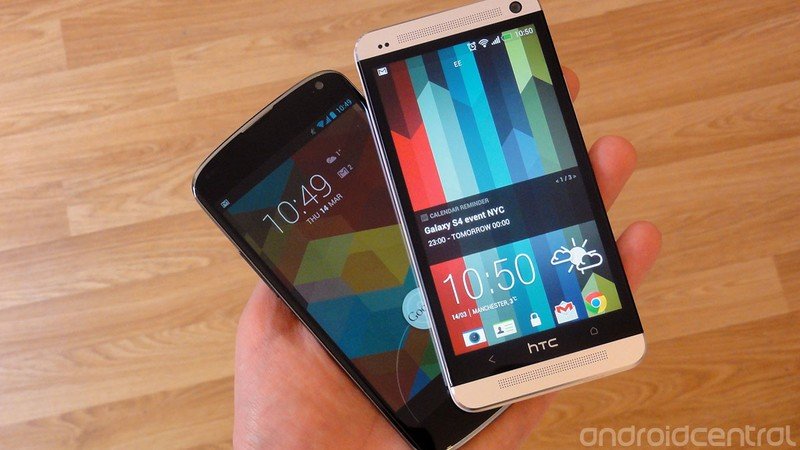 LG Nexus 4 versus HTC One.