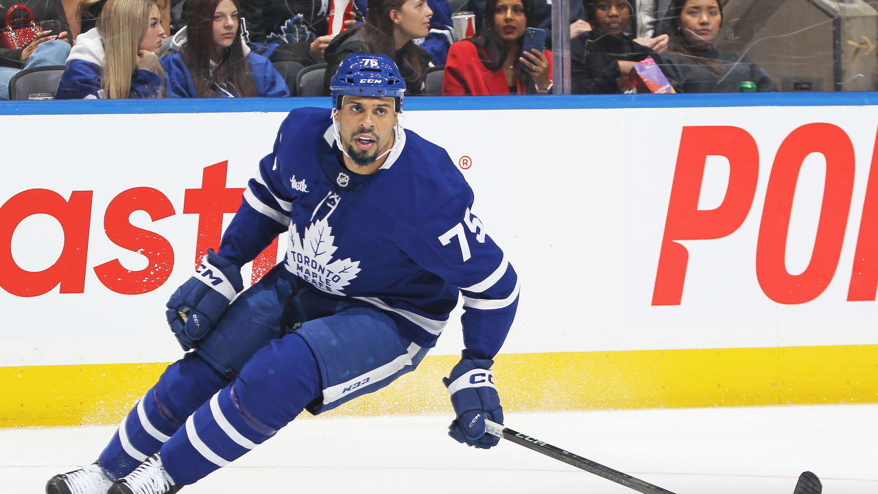 Sharks acquire Ryan Reaves in exchange for Henry Thrun