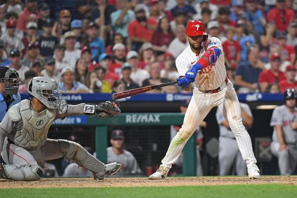 Phillies get walk-off win via catcher's interference call
