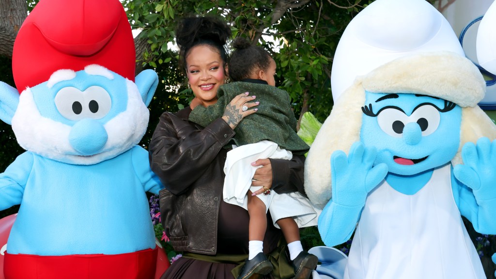 Smurfs Red Carpet Premiere Photos